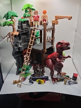 Playmobile Hidden Temple With T-REX 9429
